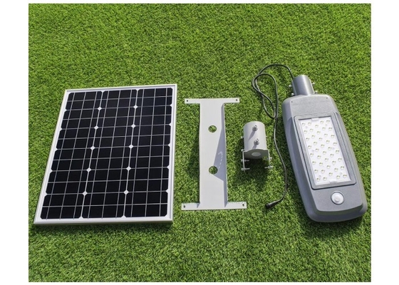Duurzame Zonne Aangedreven LEIDENE Straatlantaarn 5500K IP65 50W met Draaibaar Zonnepaneel