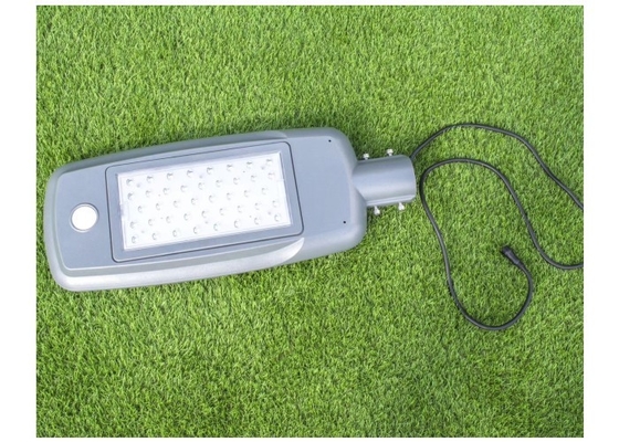 Duurzame Zonne Aangedreven LEIDENE Straatlantaarn 5500K IP65 50W met Draaibaar Zonnepaneel